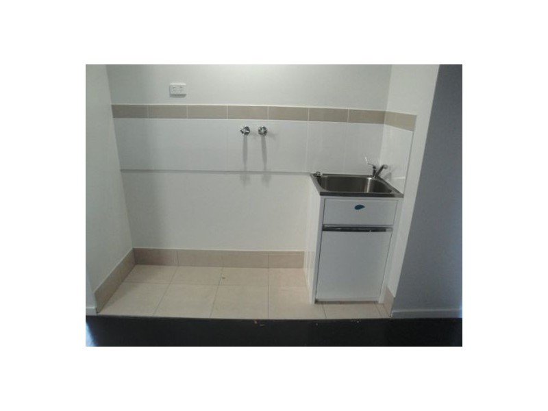 2/119 Eugaree St, Southport QLD 4215