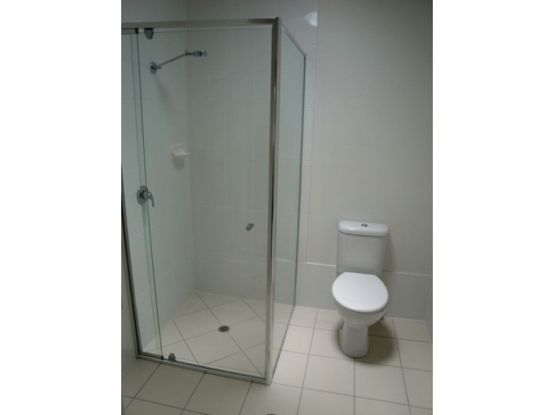 2/119 Eugaree St, Southport QLD 4215