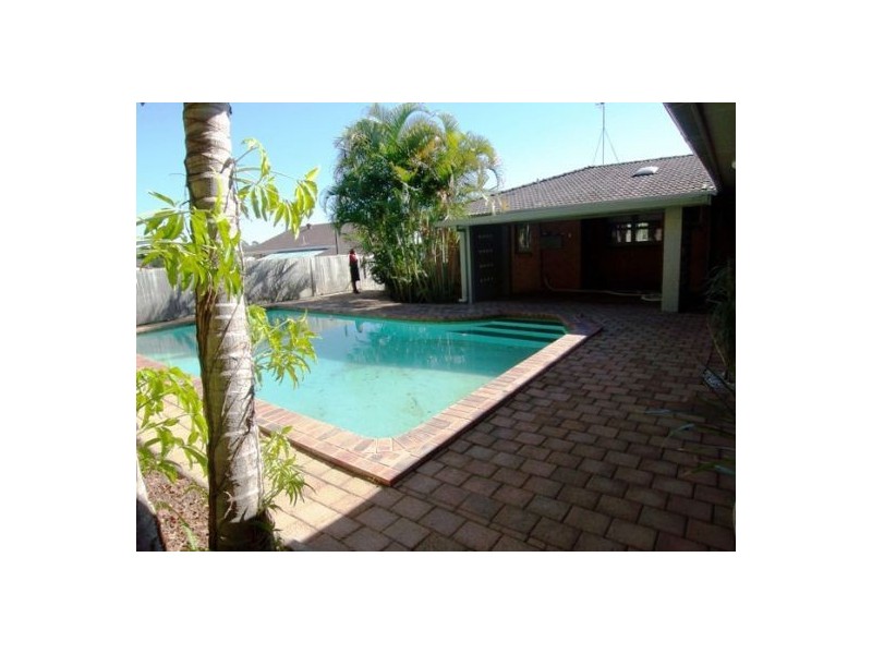 28 Dowling Drive, Southport QLD 4215