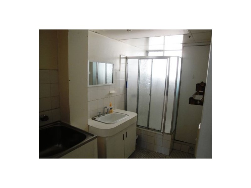 2/45 Railway Street, Southport QLD 4215