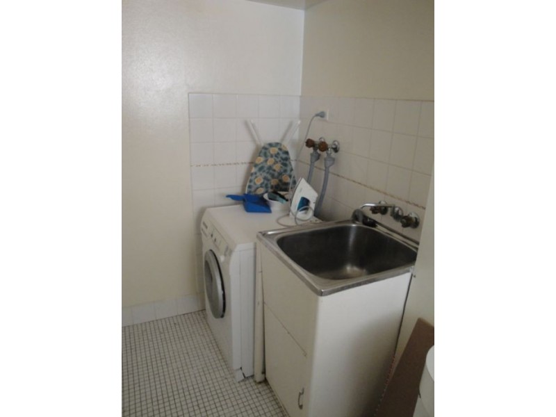 2/45 Railway Street, Southport QLD 4215