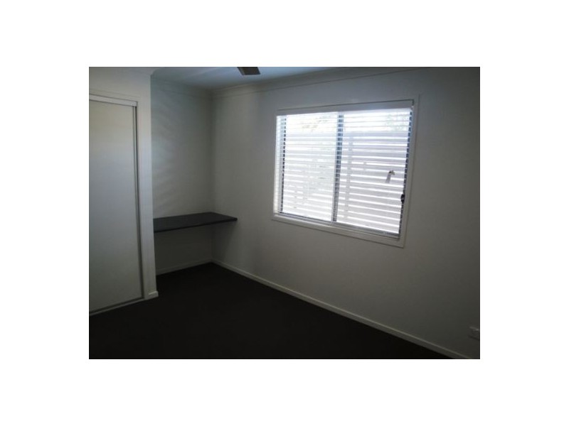 2/119 Eugaree Street, Southport QLD 4215