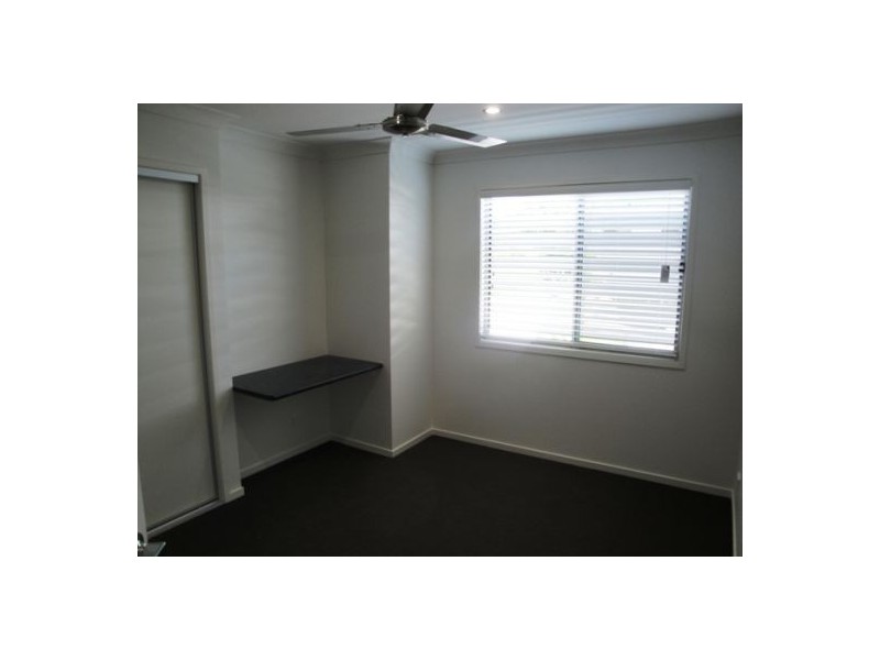 2/119 Eugaree Street, Southport QLD 4215