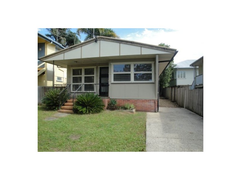 52 Robert Street, Labrador QLD 4215