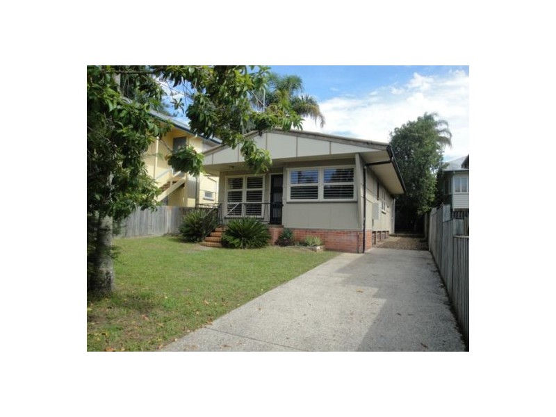 52 Robert Street, Labrador QLD 4215