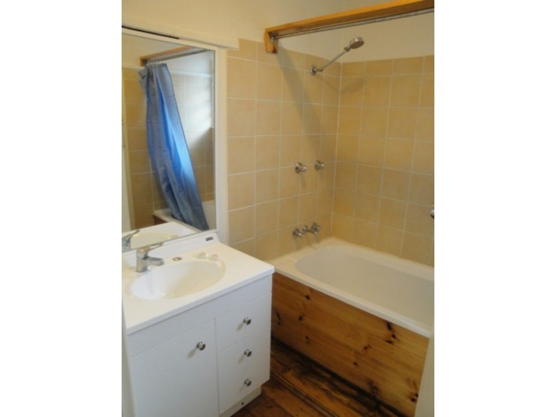 52 Robert Street, Labrador QLD 4215