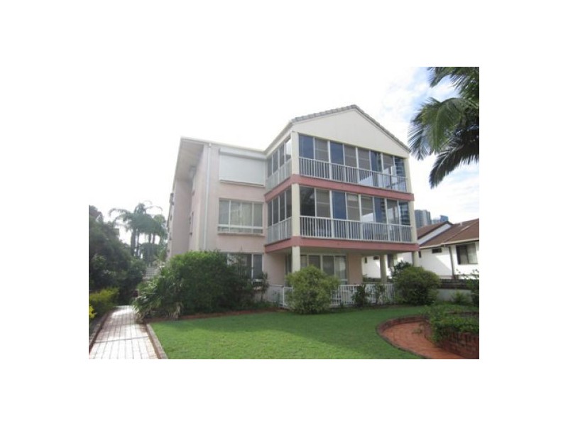 11/49 Bauer Street, Southport QLD 4215