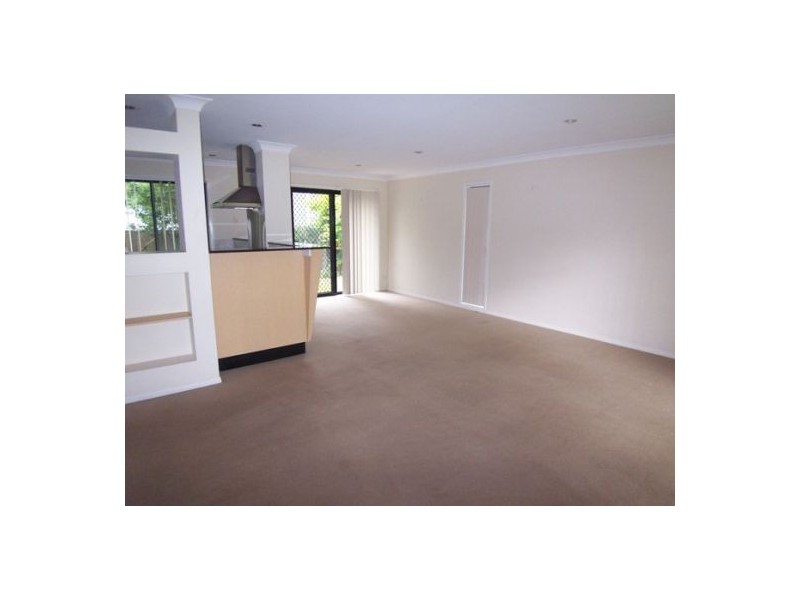 2/56 Ward Street, Southport QLD 4215