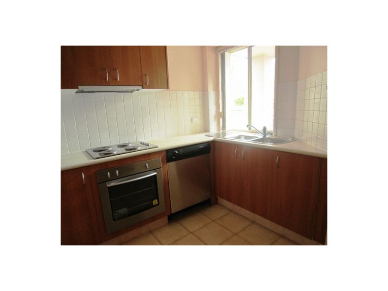 7/97 Eugaree St, Southport QLD 4215