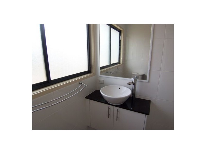 4/33 Harley Street, Labrador QLD 4215