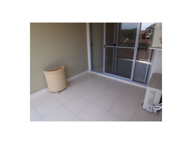 18/148 High Street, Southport QLD 4215