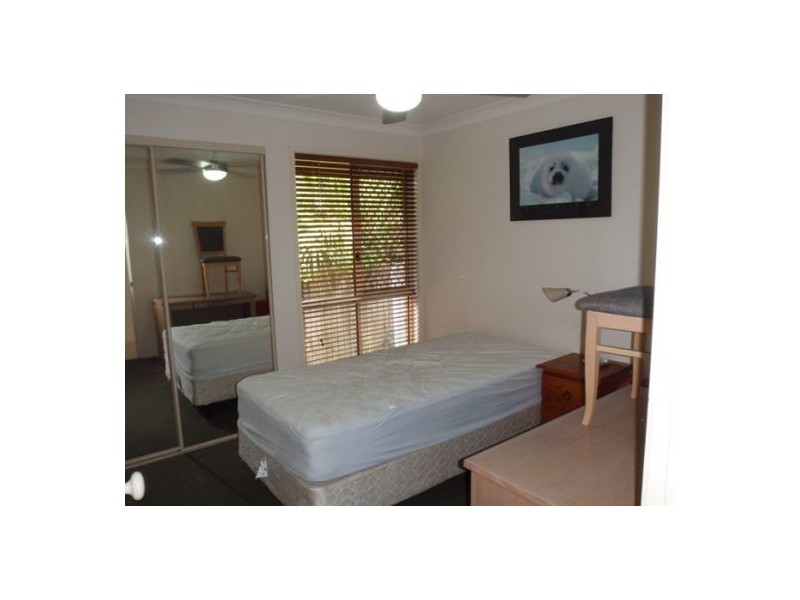 13 Maidstone Place, Parkwood QLD 4214