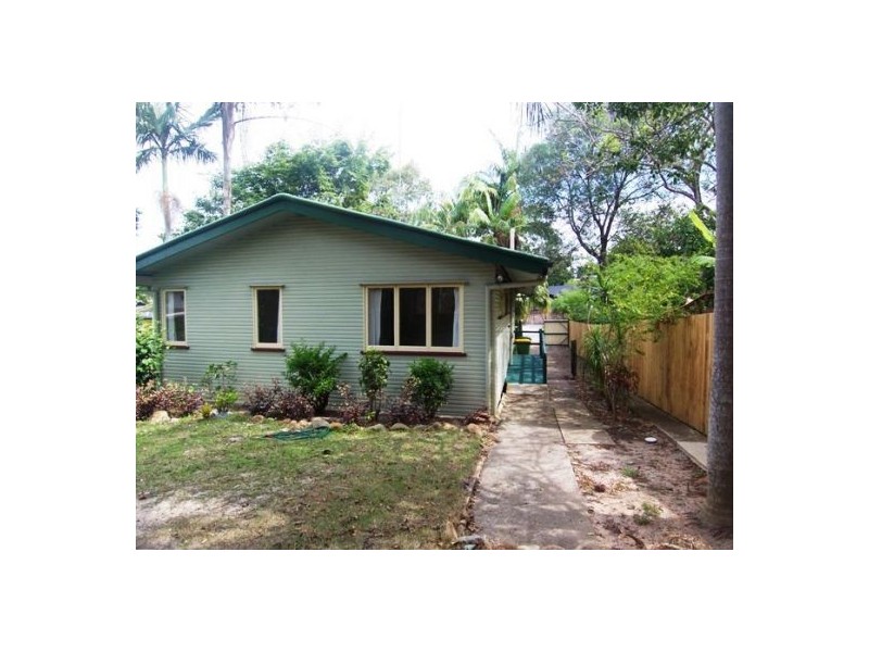 55 Kindra Ave, Southport QLD 4215