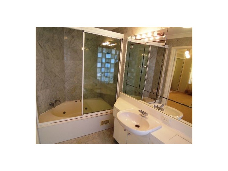 11/49 Bauer Street, Southport QLD 4215