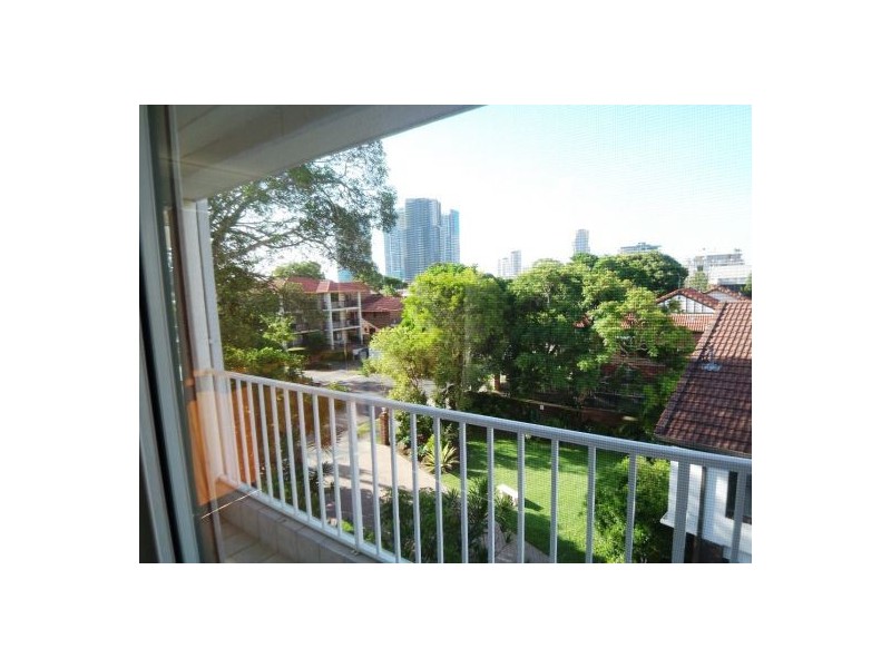 11/49 Bauer Street, Southport QLD 4215