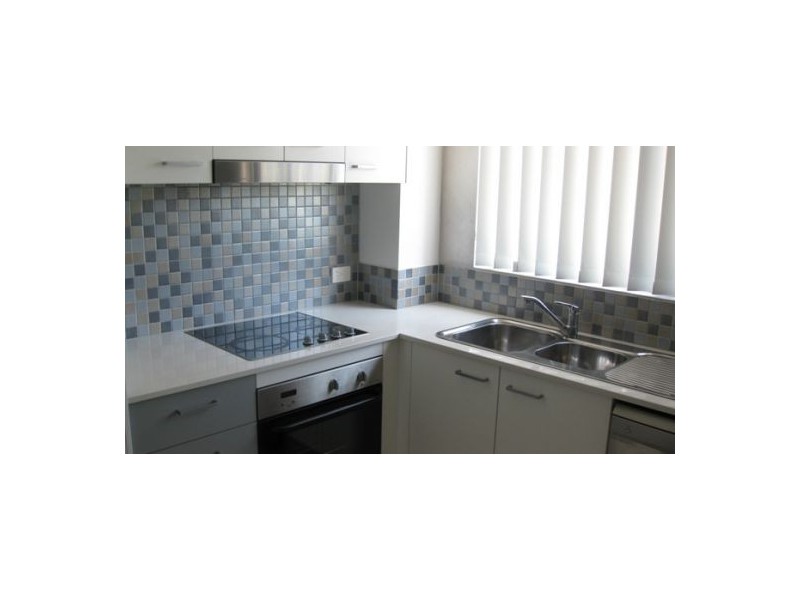 18/15 Lloyd Street, Southport QLD 4215