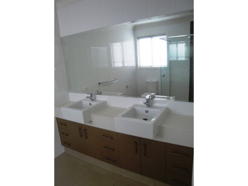 16/17 Great Southern Drive, Robina QLD 4226