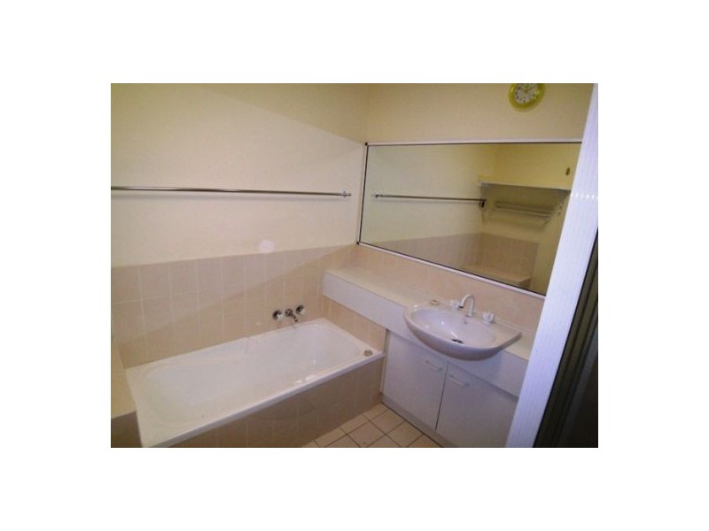 42/128 Benowa Road, Southport QLD 4215