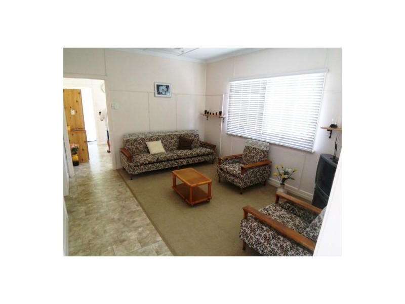 16 Mole Avenue, Southport QLD 4215