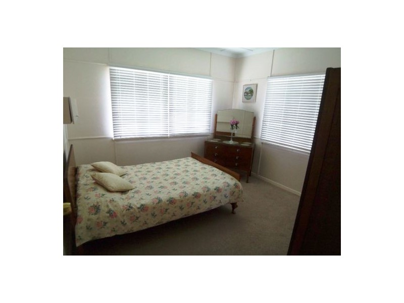 16 Mole Avenue, Southport QLD 4215