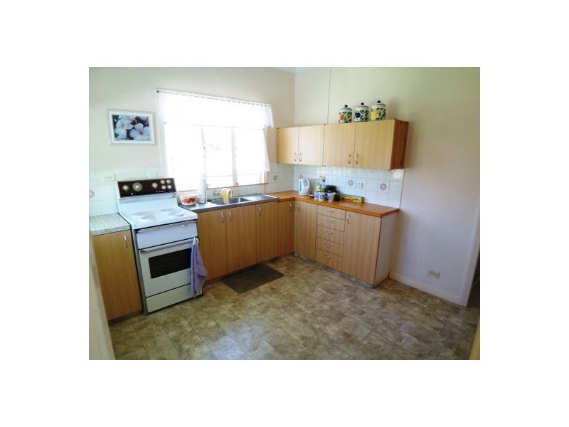 16 Mole Avenue, Southport QLD 4215