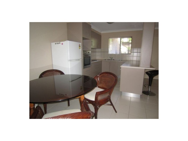 6/164  High Street, Southport QLD 4215