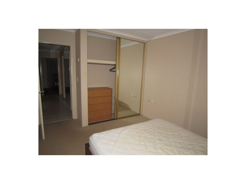 6/164  High Street, Southport QLD 4215