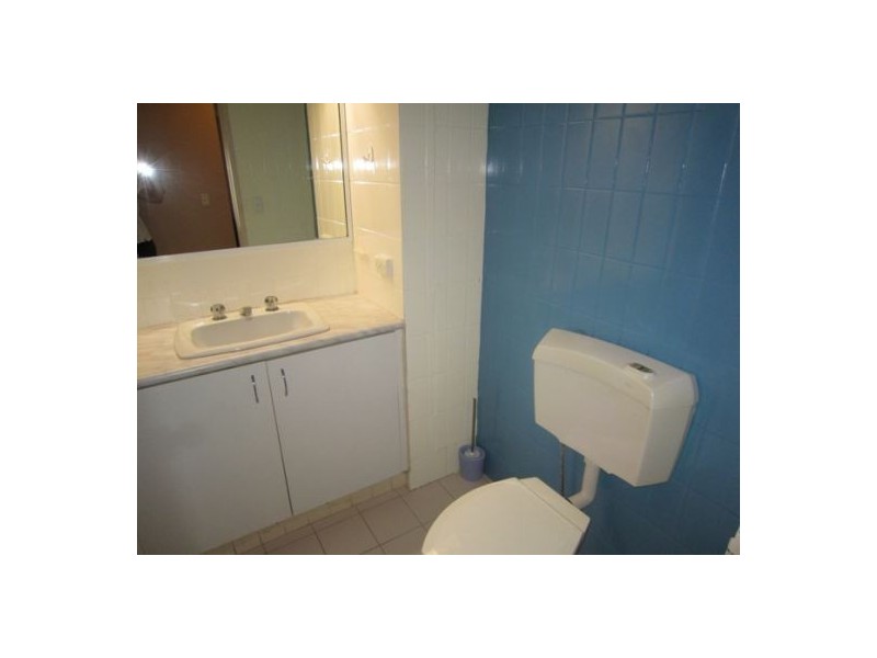 6/164  High Street, Southport QLD 4215