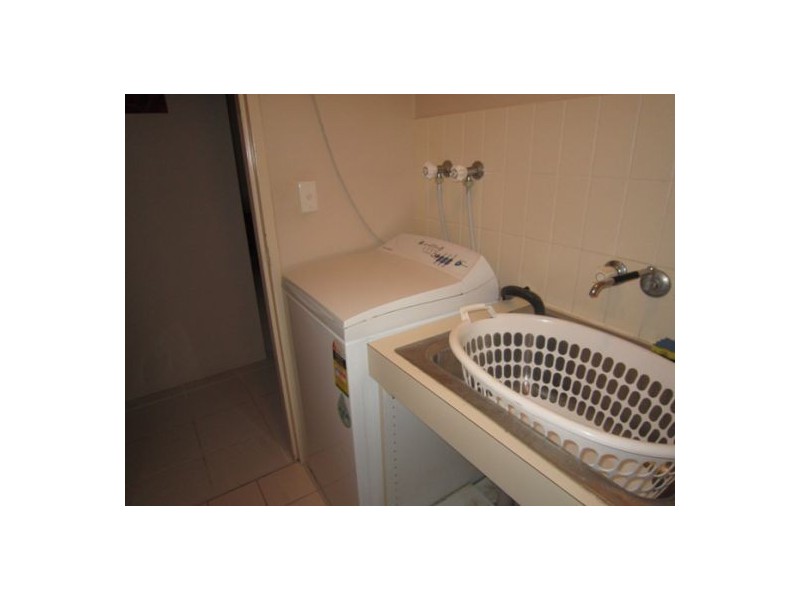 6/164  High Street, Southport QLD 4215