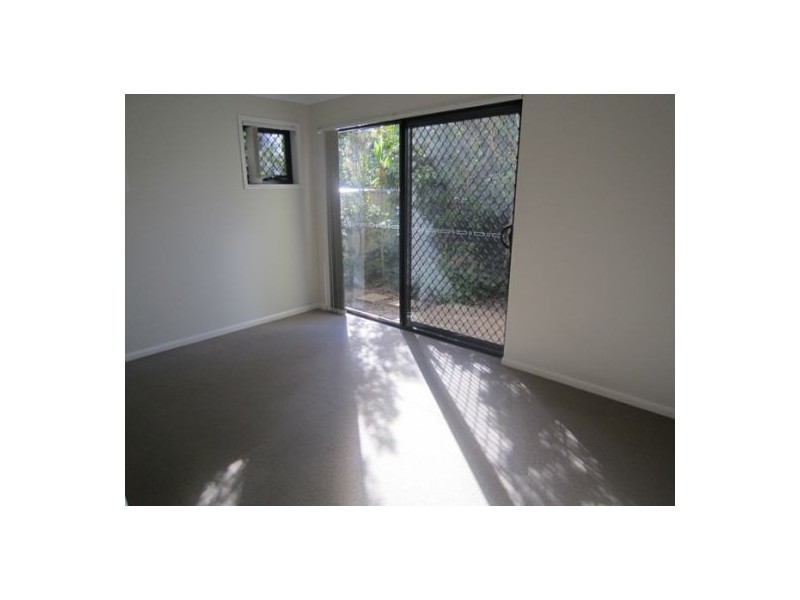 2/119 Minnie Street, Southport QLD 4215