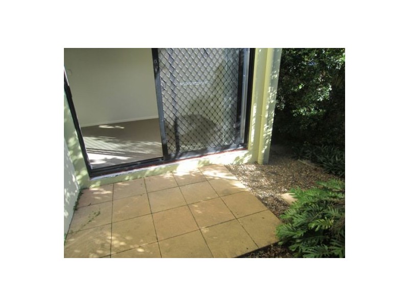 2/119 Minnie Street, Southport QLD 4215