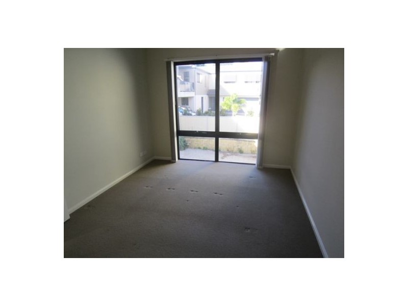 2/119 Minnie Street, Southport QLD 4215