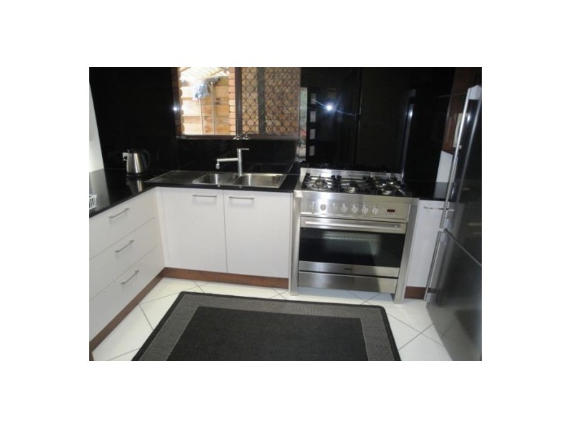 1/25 Terrigal Crescent, Southport QLD 4215