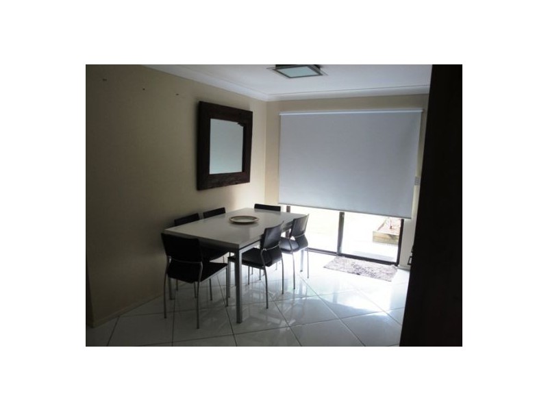 1/25 Terrigal Crescent, Southport QLD 4215