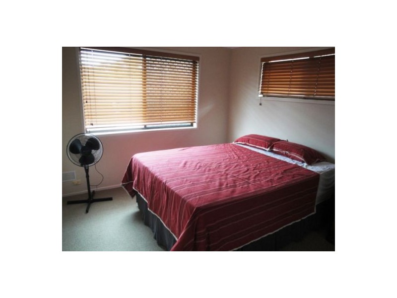 1/25 Terrigal Crescent, Southport QLD 4215