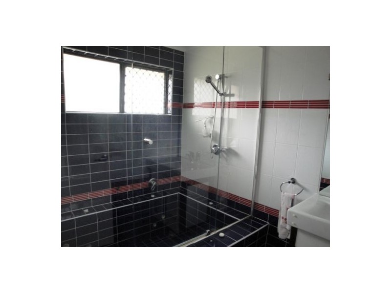 1/25 Terrigal Crescent, Southport QLD 4215