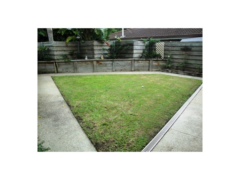 1/25 Terrigal Crescent, Southport QLD 4215