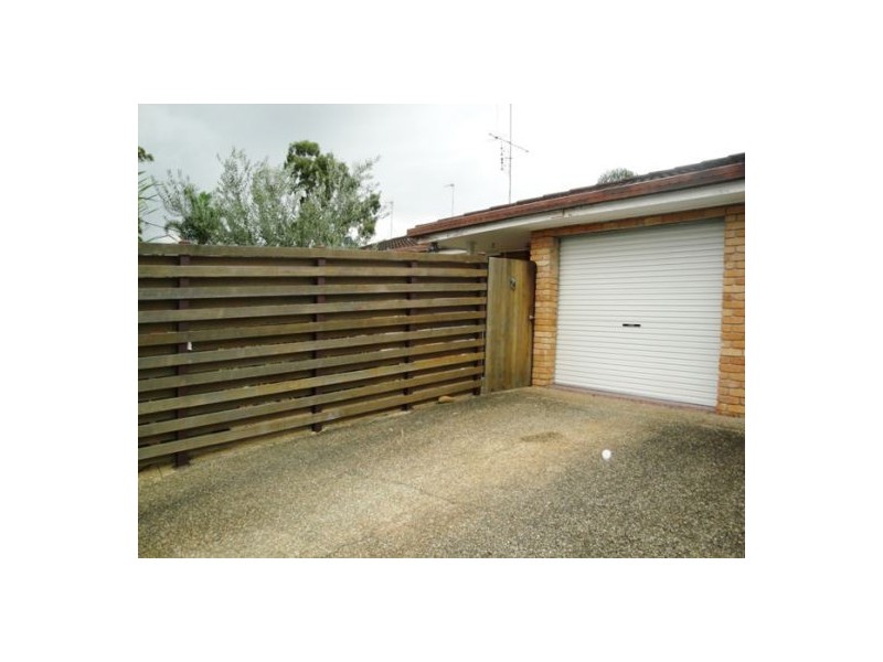 1/25 Terrigal Crescent, Southport QLD 4215