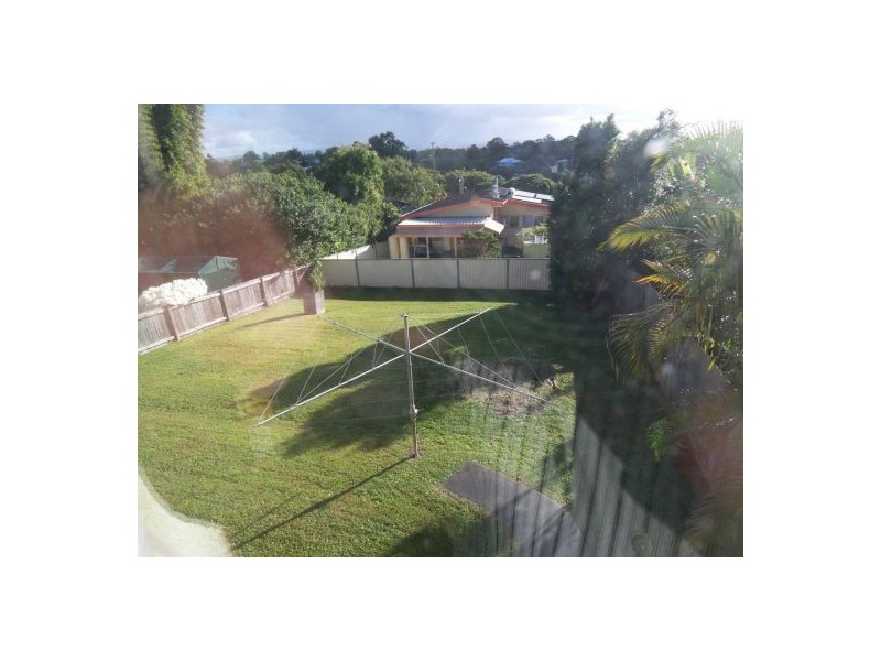 11 Eileen Av, Southport QLD 4215