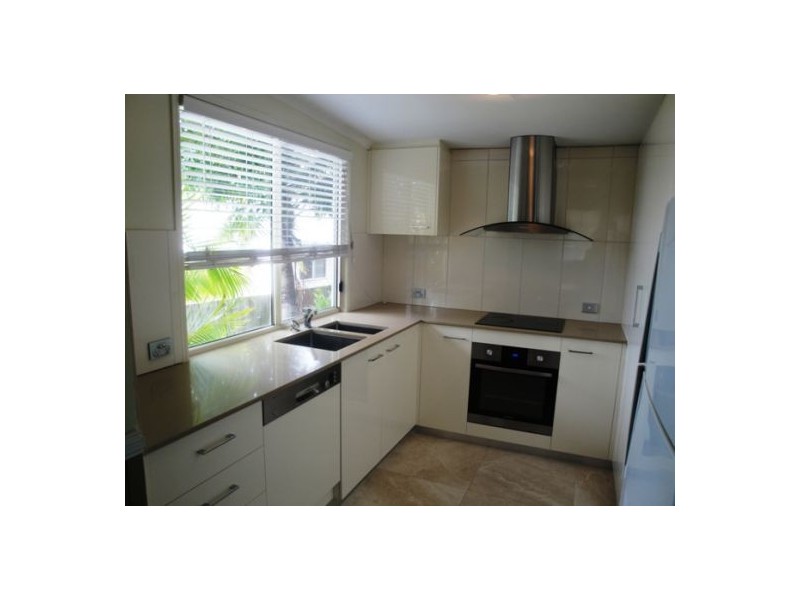 98 Johnston St, Southport QLD 4215