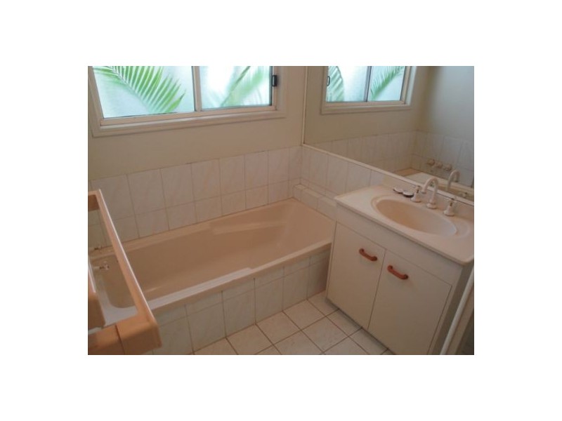 98 Johnston St, Southport QLD 4215