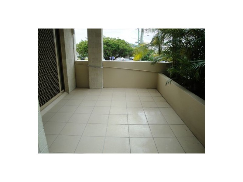 2/4 Sykes Court, Southport QLD 4215