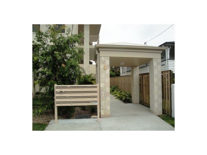 2/4 Sykes Court, Southport QLD 4215