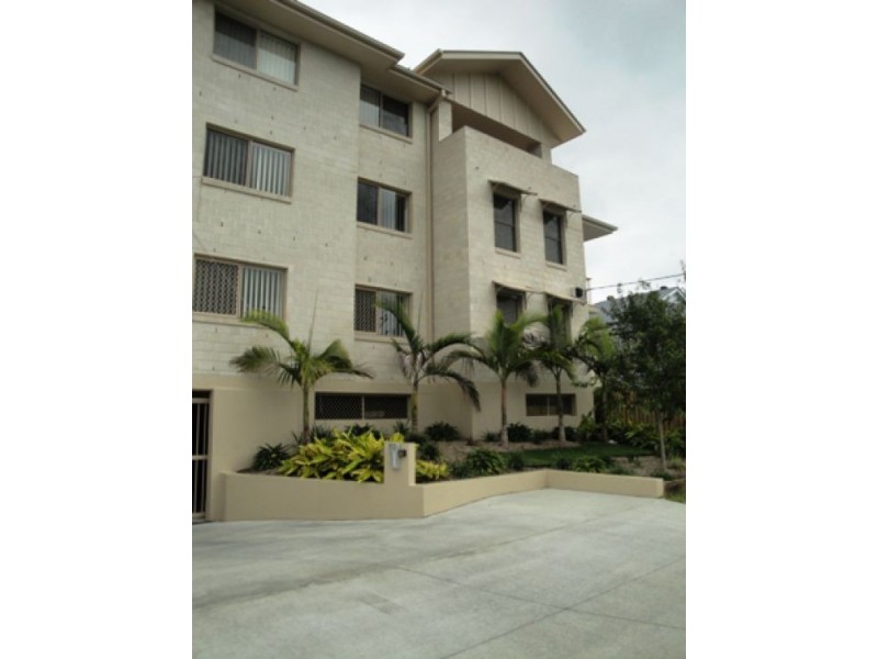 2/4 Sykes Court, Southport QLD 4215