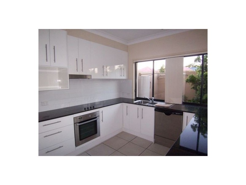 5/33 Harley Street, Labrador QLD 4215