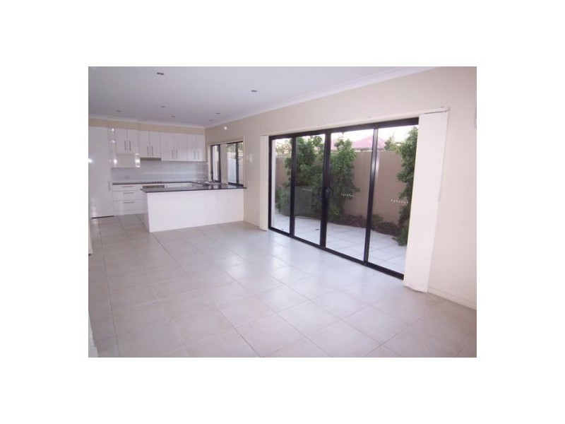 5/33 Harley Street, Labrador QLD 4215