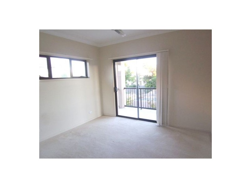 5/33 Harley Street, Labrador QLD 4215