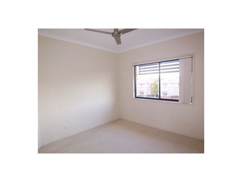 5/33 Harley Street, Labrador QLD 4215