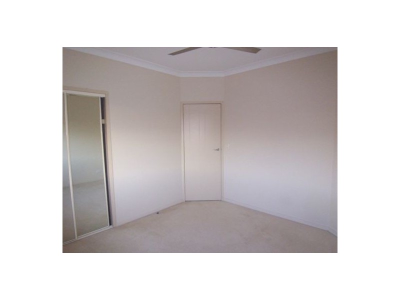 5/33 Harley Street, Labrador QLD 4215