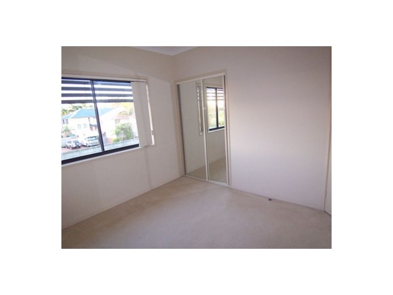 5/33 Harley Street, Labrador QLD 4215